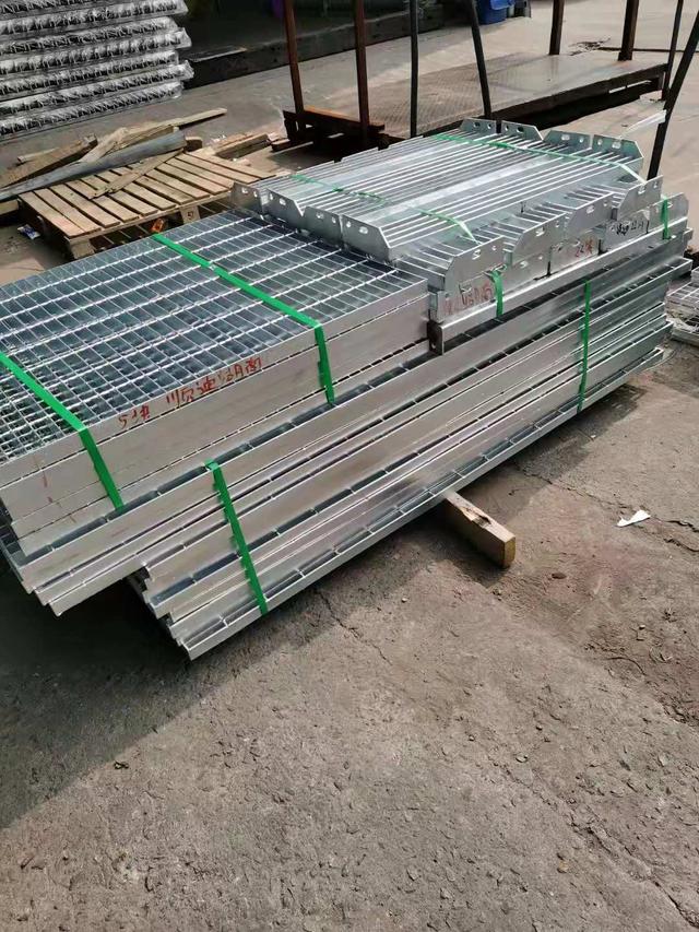 铝合金格栅门芯板厂家 铝合金格栅门芯板厂家电话