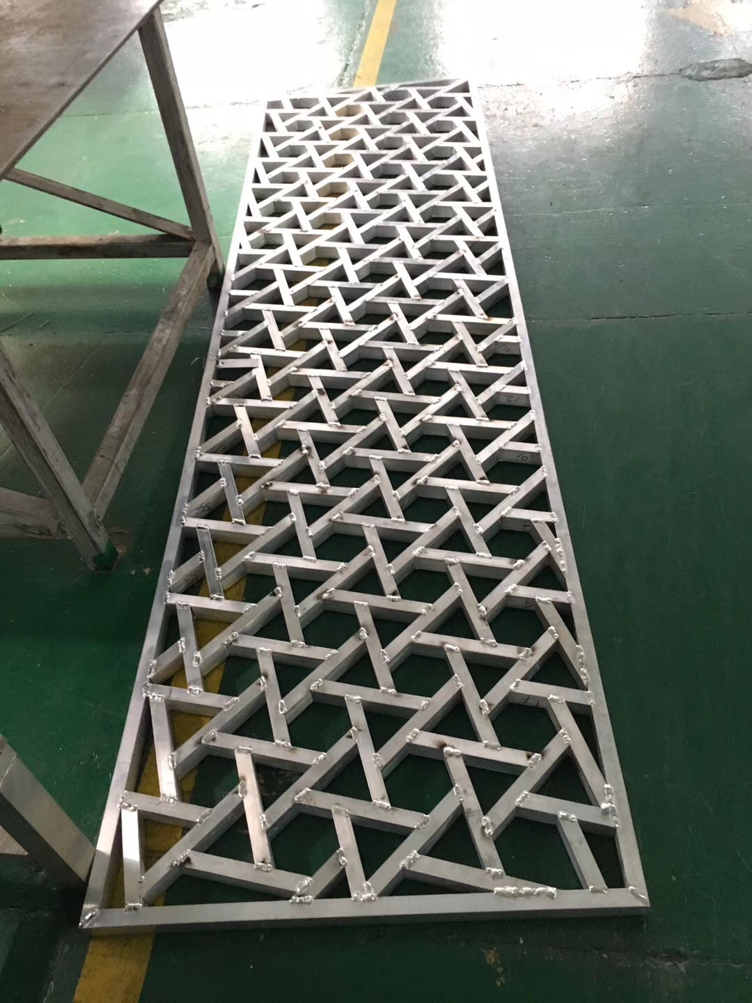 鄂州仿木铝合金格栅 仿木铝合金格栅是什么